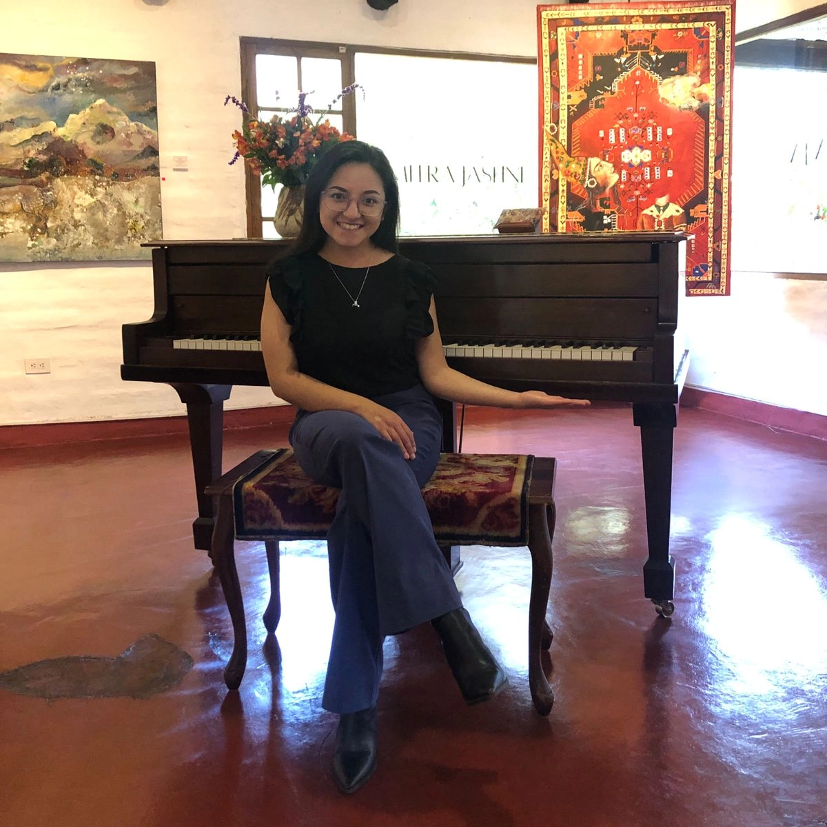 Profesora de piano Sarath Rojas